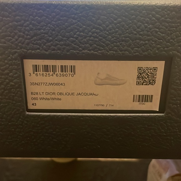 Dior B28 LT Oblique Jacquard white sneaker sz 43.  Shoes are brand new/deadstock - Picture 8 of 8